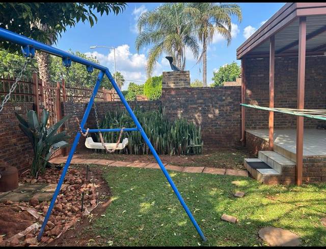 3 BEDROOM TOWNHOUSE FOR SALE IN THE ORCHARDS